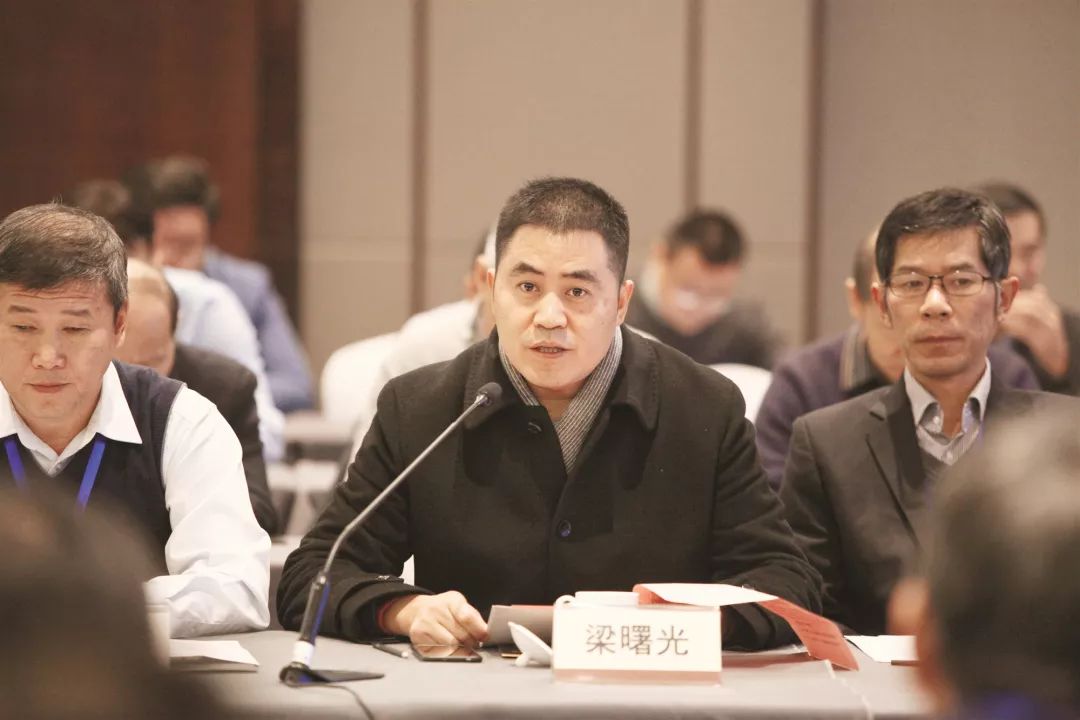 杏彩体育人物 梁曙光:做幕墙设计行业全生命周期的领跑者!
